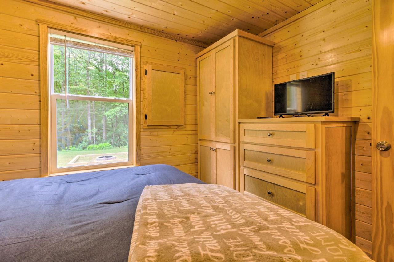 Quaint Mtn Cabin Tiny Living Near Big Adventure Brevard Esterno foto