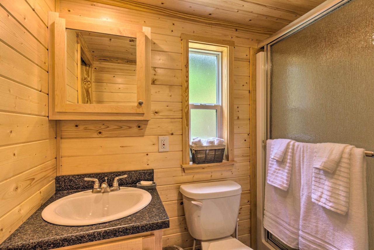 Quaint Mtn Cabin Tiny Living Near Big Adventure Brevard Esterno foto