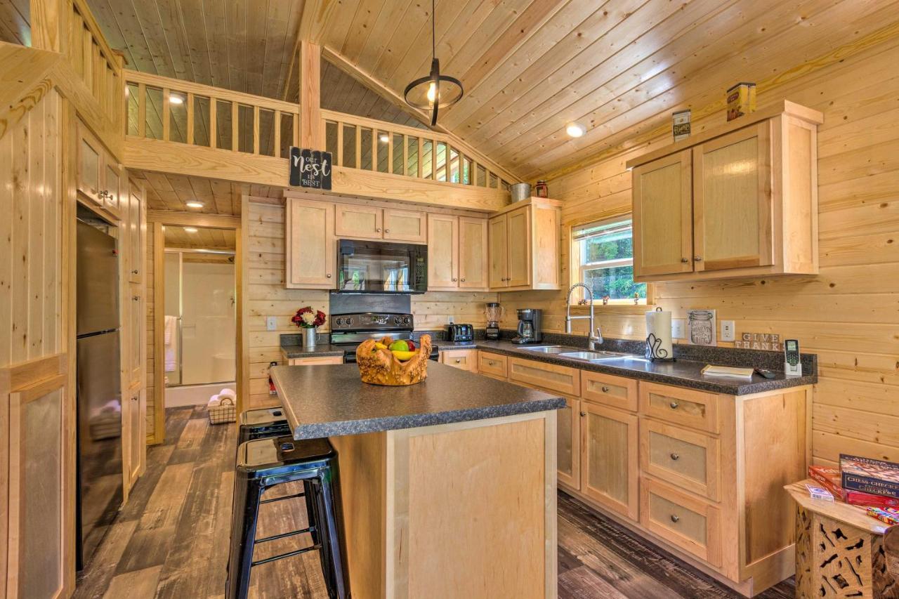 Quaint Mtn Cabin Tiny Living Near Big Adventure Brevard Esterno foto