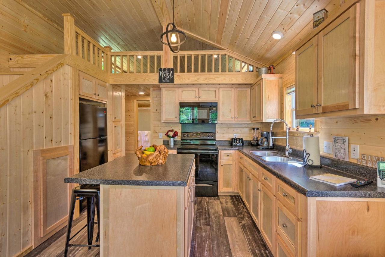 Quaint Mtn Cabin Tiny Living Near Big Adventure Brevard Esterno foto